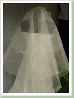 Model: 003 Hochzeitsschleier ohne Brautkranz    Farbe:  beige   Preis: 20€